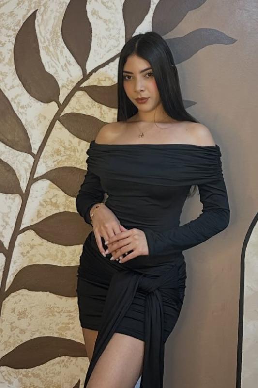 Miss Ancash, modelo para fotografía de ropa en Gamarra